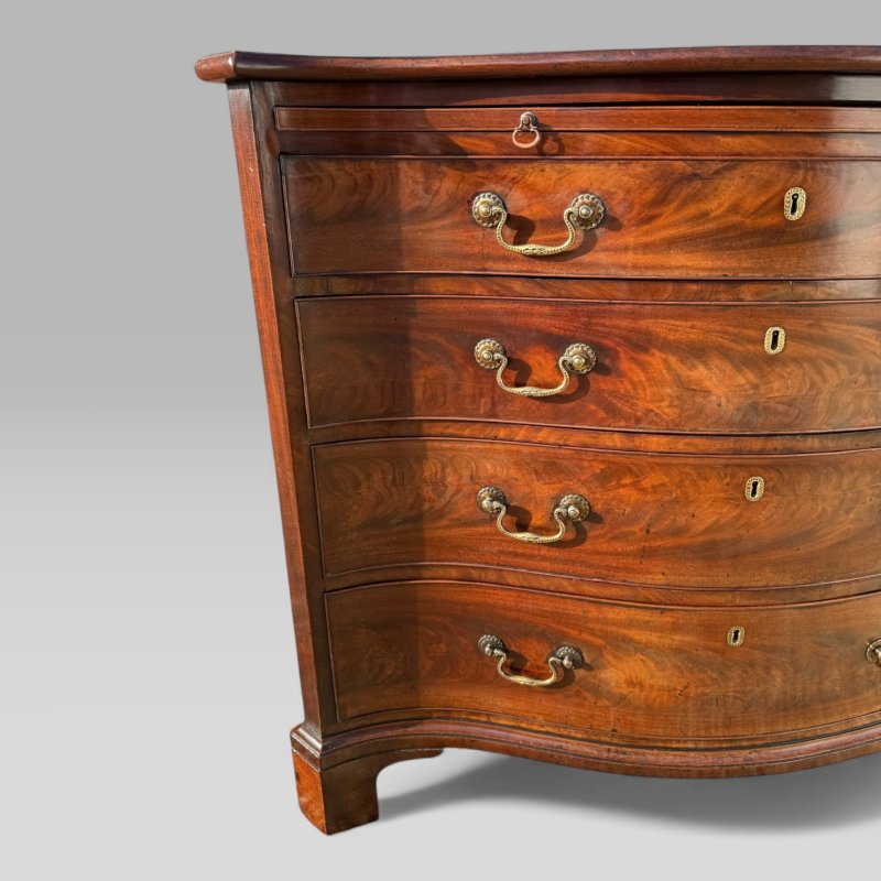 Antique Georgian 1760 Mahogany Serpentine Chest Of Drawers with Brushing Slide - Image 13